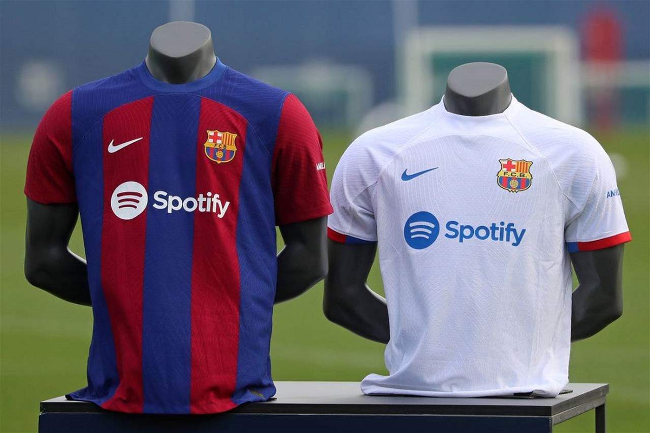 برشلونة على وشك ترك نايكي لمصلحة بوما، فما السبب؟