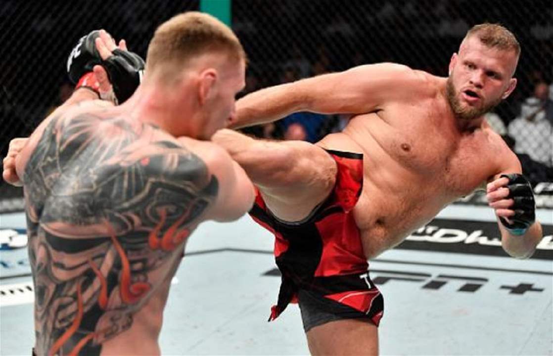 فيديو - البولندي يخنق الاسترالي في لاس فيغاس