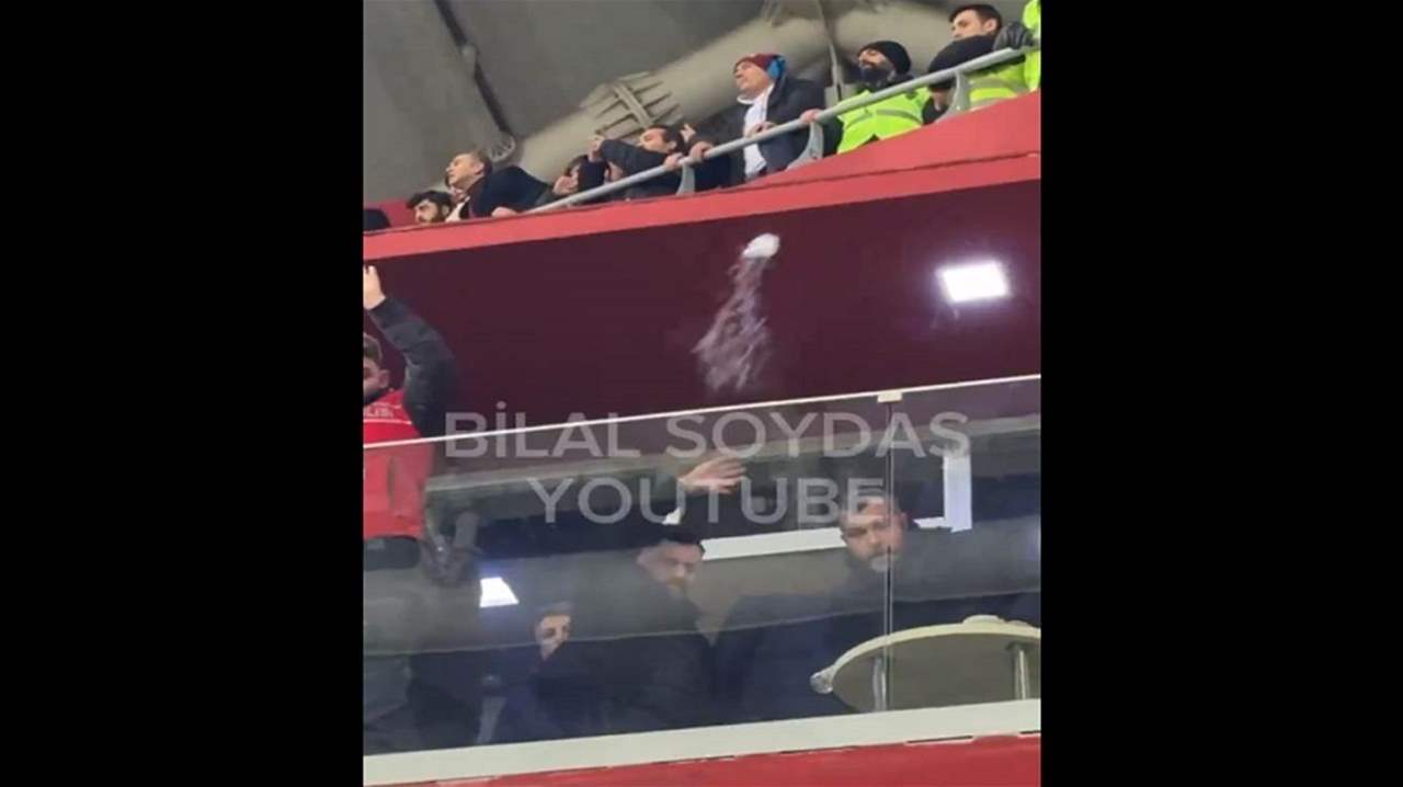 فيديو - مشاهد جديدة من العنف في قمّة الدوري التركي