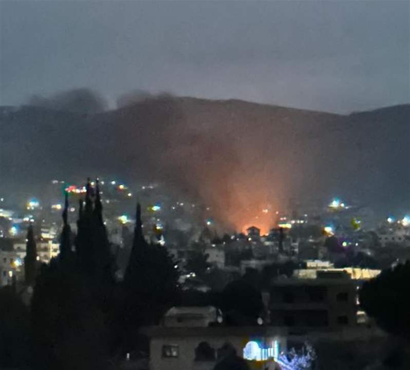 بالفيديو  والصور - الغارة الاسرائيلية المعادية التي استهدفت مدينة بعلبك بعد منتصف الليل 