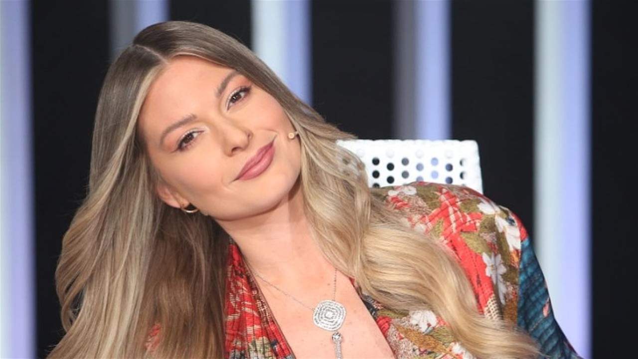 والدة باميلا الكيك تفاجئ الجميع بجمالها الساحر في ظهور نادر لها .. هل تشبهها؟