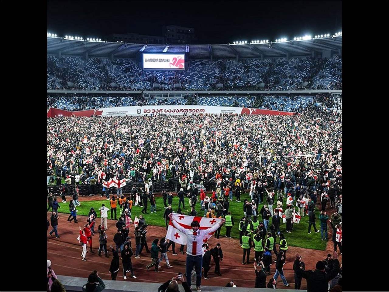 مشهدٌ للتاريخ .. جورجيا برمّتها في الشارع