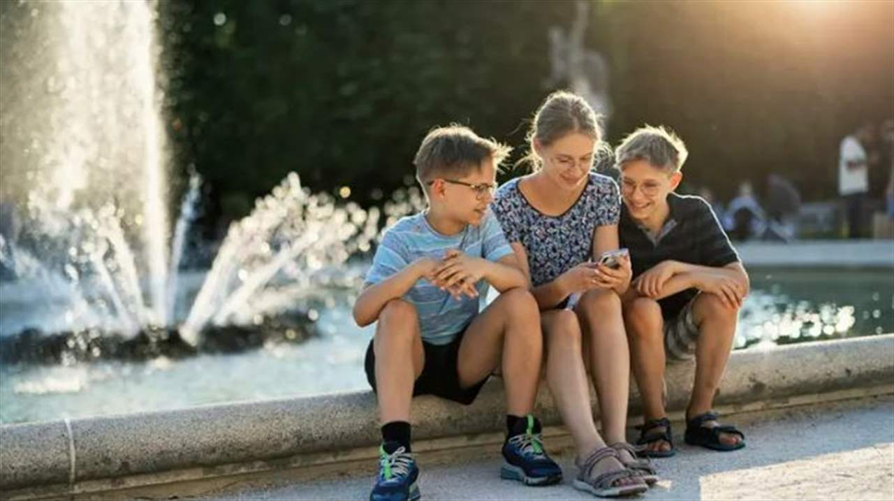 قانون يُقيّد استخدام القصّر لوسائل التواصل