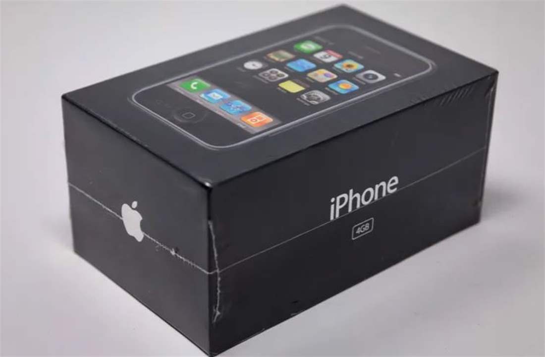 هاتف "آيفون" بـ 130 ألف دولار!