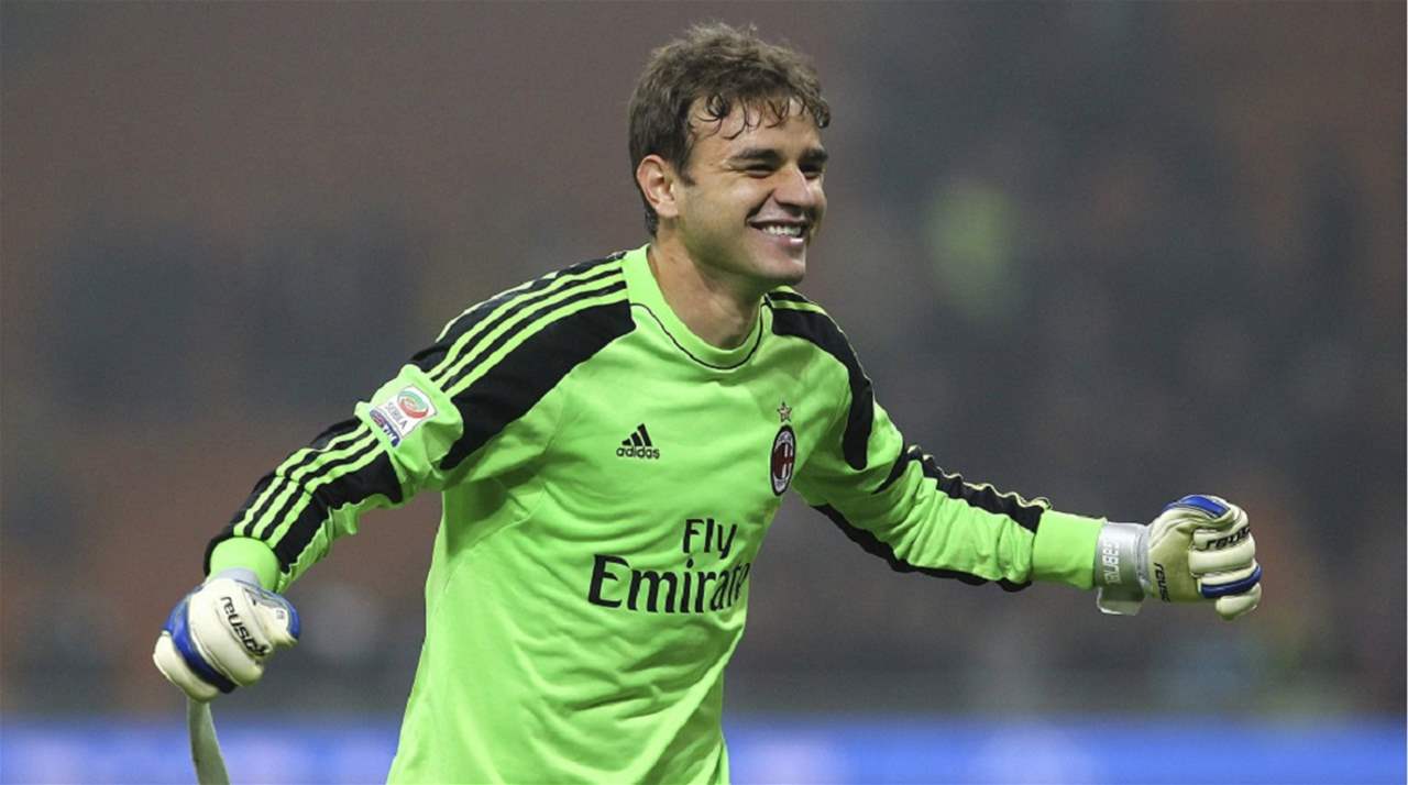 فيديو - حارس المرمى يُسجل هدفاً وجائزة بوشكاش بالانتظار