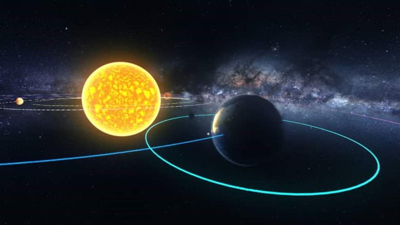 ترقب لكسوف الشمس النادر وتحذير! 