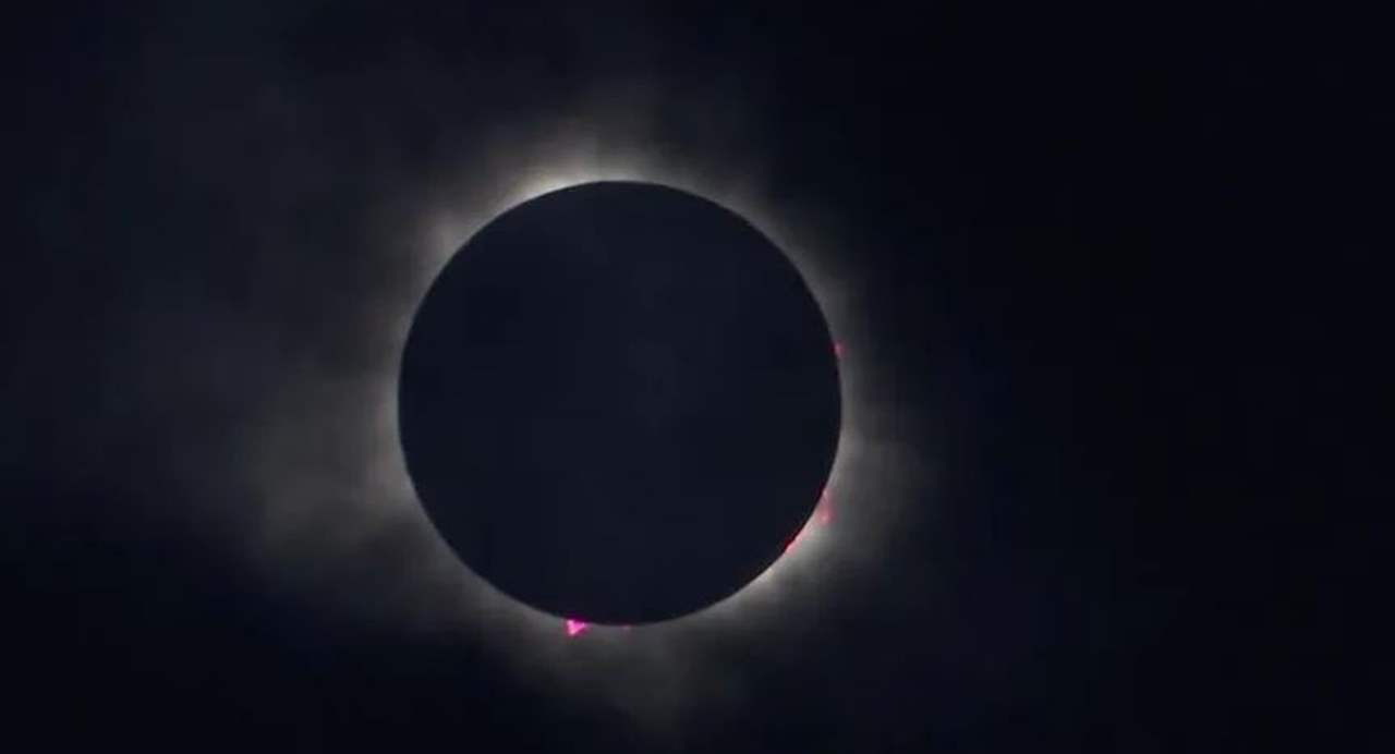 بالصور - كسوف الشمس.. مشهد سماوي لن يتكرر قبل 2044