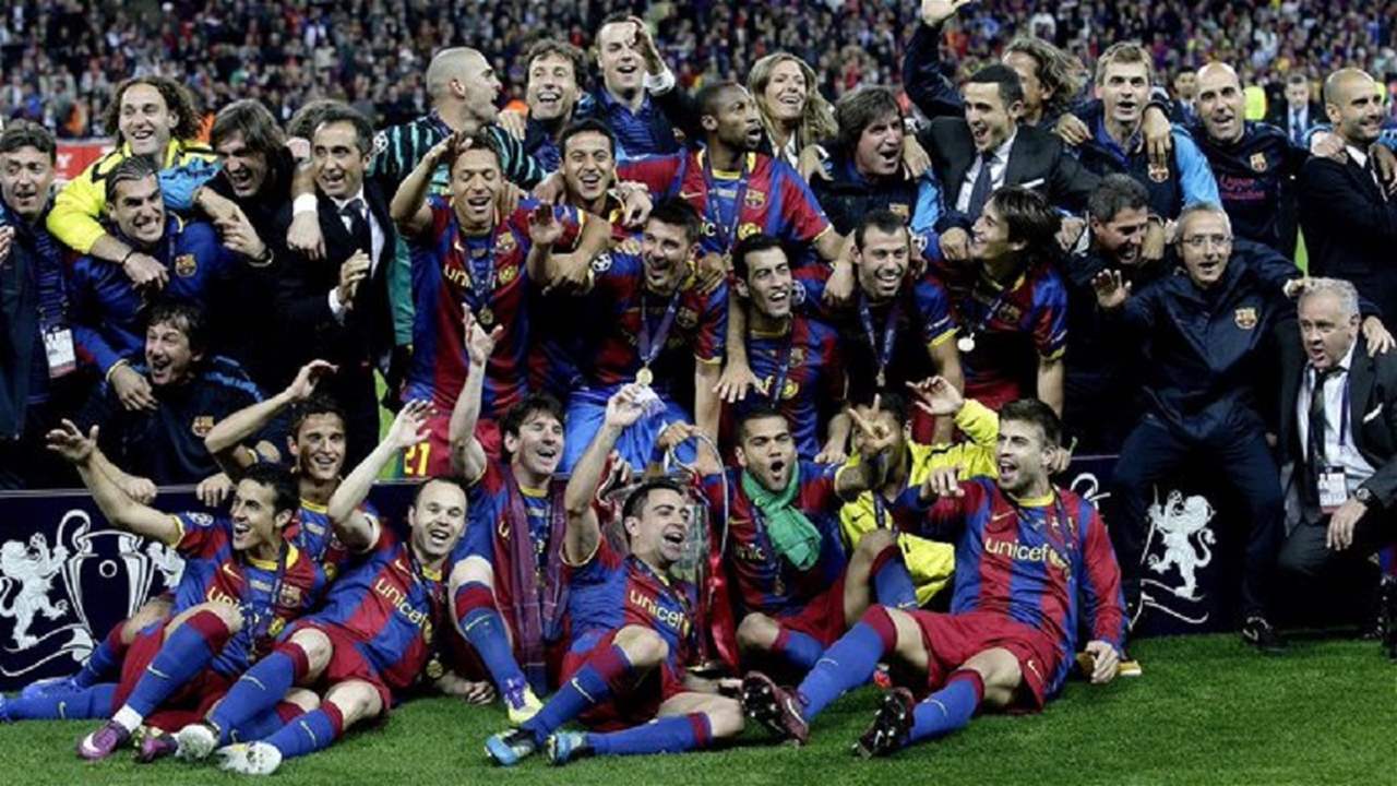 هل "يُعيد التاريخ نفسه" ويُتوّج برشلونة بطلاً؟