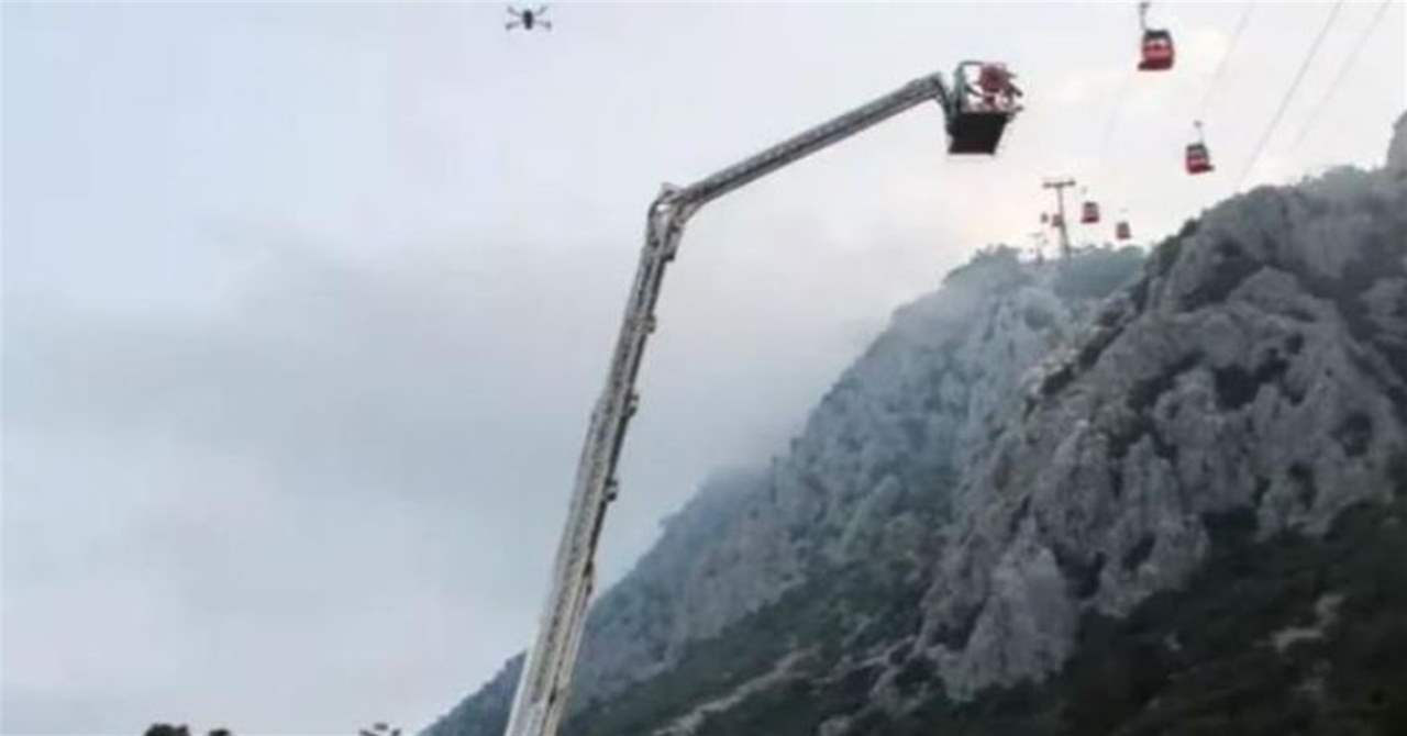 بالفيديو - إنهيار "تلفريك" في تركيا