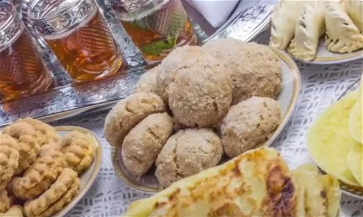 "حرك عقلك لملء بطنك بأقل تكلفة"...  مغربي يقدم تجربة فريدة داخل مطعمه بفرنسا