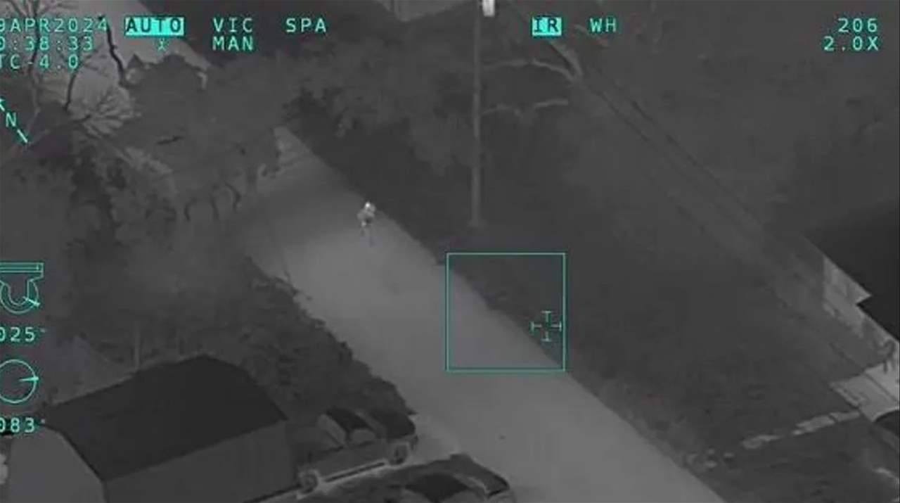 مراهق شعر بالملل.. كاد يدمر مروحية الشرطة بالليزر