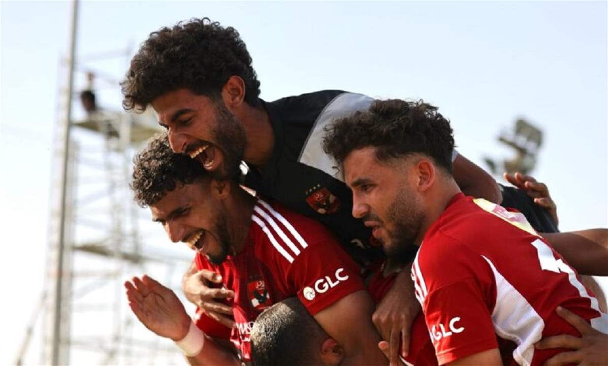 فيديو - حدثٌ غريب .. فريقان يُتوّجان نفسيهما بطلاً للدوري