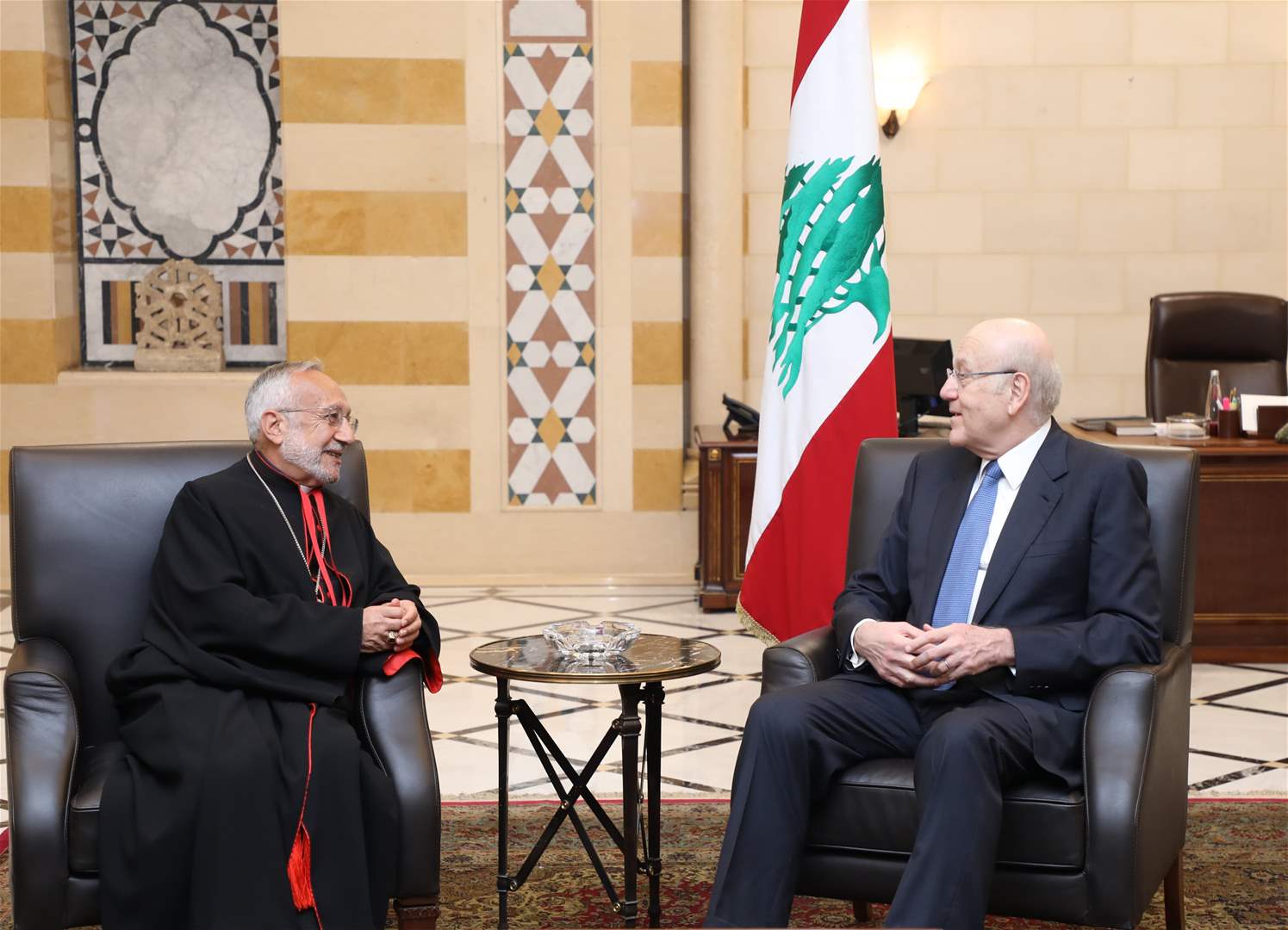  ميقاتي استقبل البطريرك روفائيل بيدروس في السراي الحكومي 