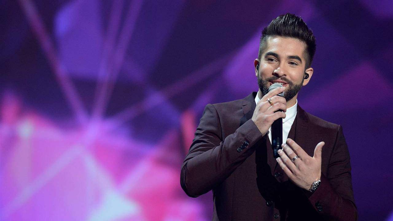 إصابة فنان شهير بطلق ناري في صدره.. إليكم تفاصيل ما حصل