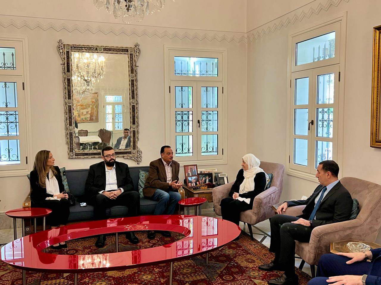 أرسلان يقدّم التعازي بالحاج مصطفى الحريري في بيروت