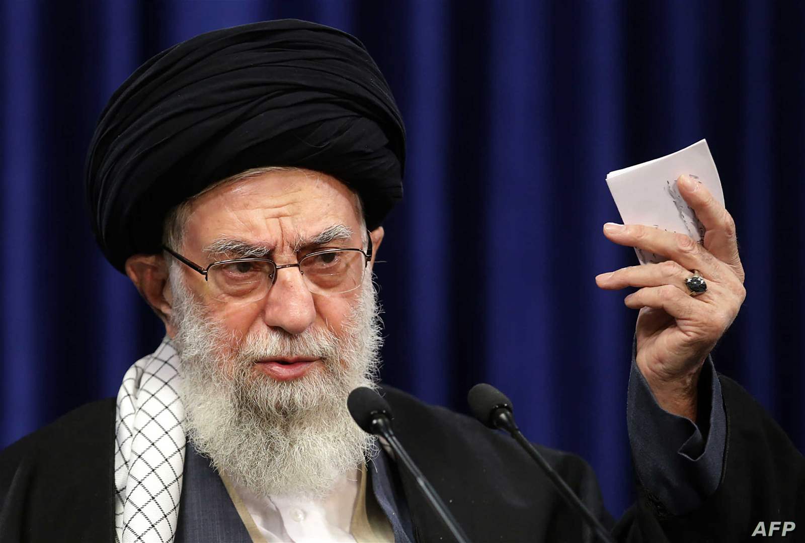 خامنئي: &quot;المستحیل&quot; أن تخضع إیران للعقوبات.. ماذا عن الأسلحة الإيرانية؟! 