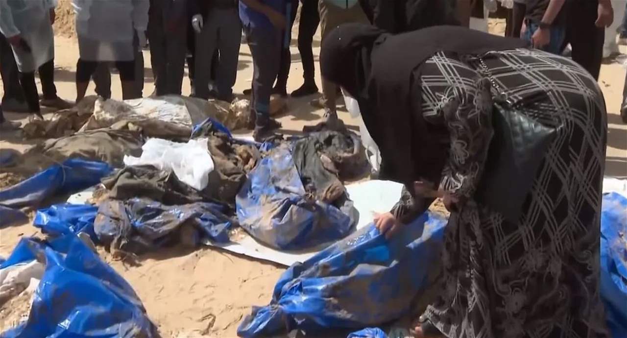 غزة.. تفاصيل "مرعبة" عن المقابر الجماعية