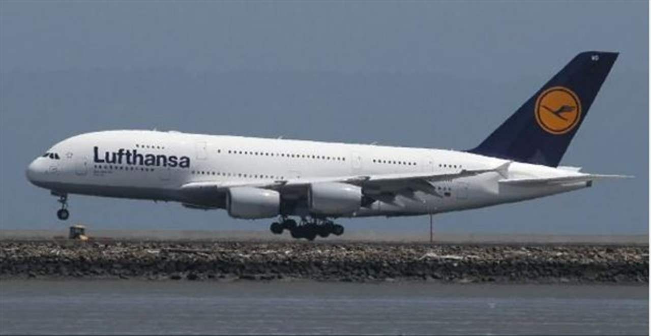 بالفيديو: طائرة ضخمة تنجو من حادث درامي