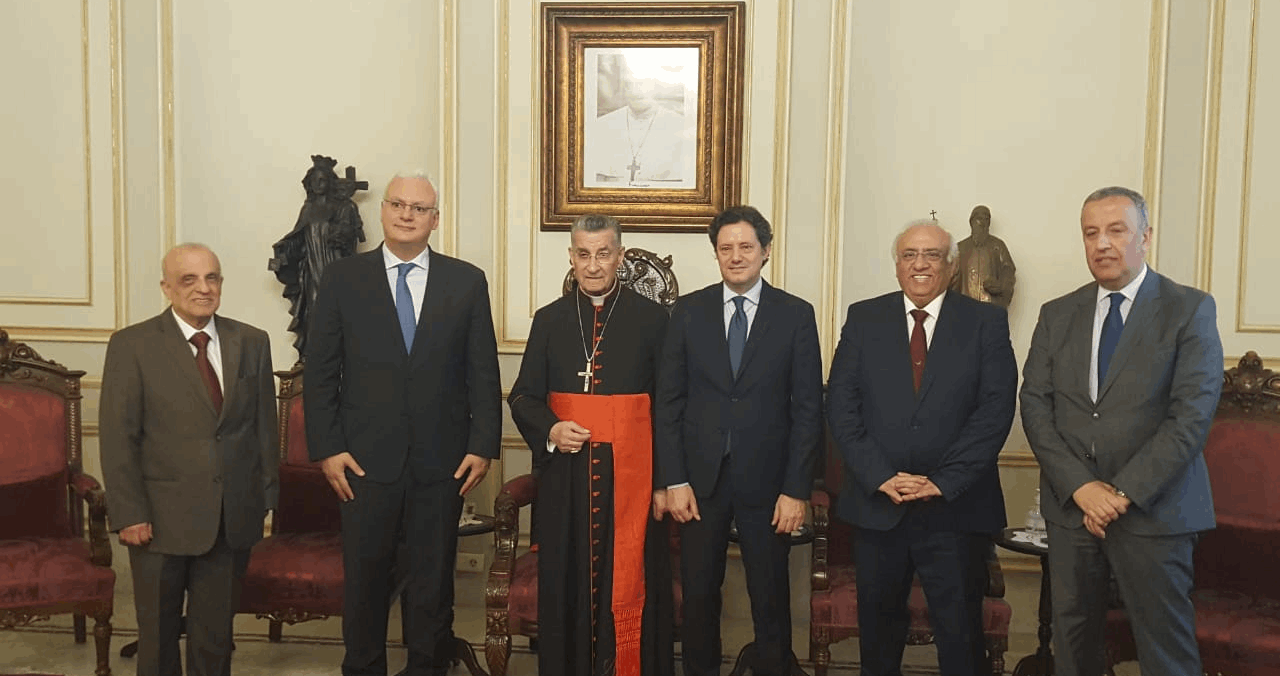 وزيرا الإعلام والإتصالات في بكركي