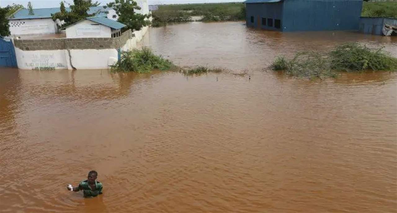 بالفيديو.. إنهيار سد يقتل العشرات 