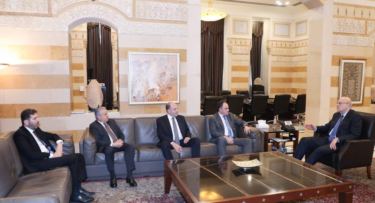 ميقاتي استمع من وفد "لبنان القوي" على الهواجس من هبة المليار دولار واطلع من الشامي على نتائج زيارته لاميركا وعرض مع بو حبيب للتحضيرات للقمة العربية 