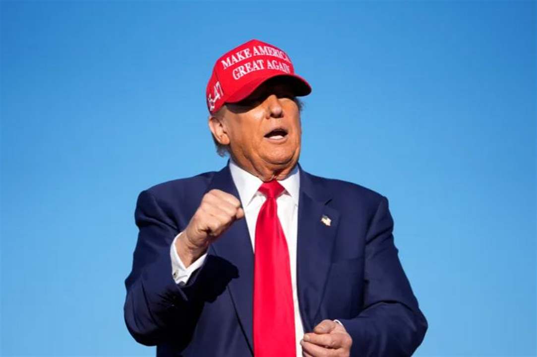 "الثعبان" .. كلمات أغنية رددها ترامب! 