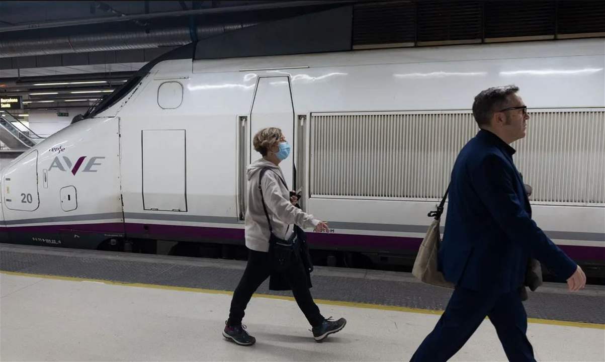 لسبب "غير متوقع".. تعطل حركة القطارات في برشلونة