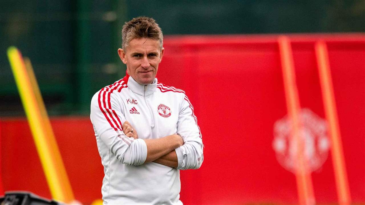 عرضٌ خرافيّ من "نادي الأضواء الجديد" للاحتفاظ بمدربه