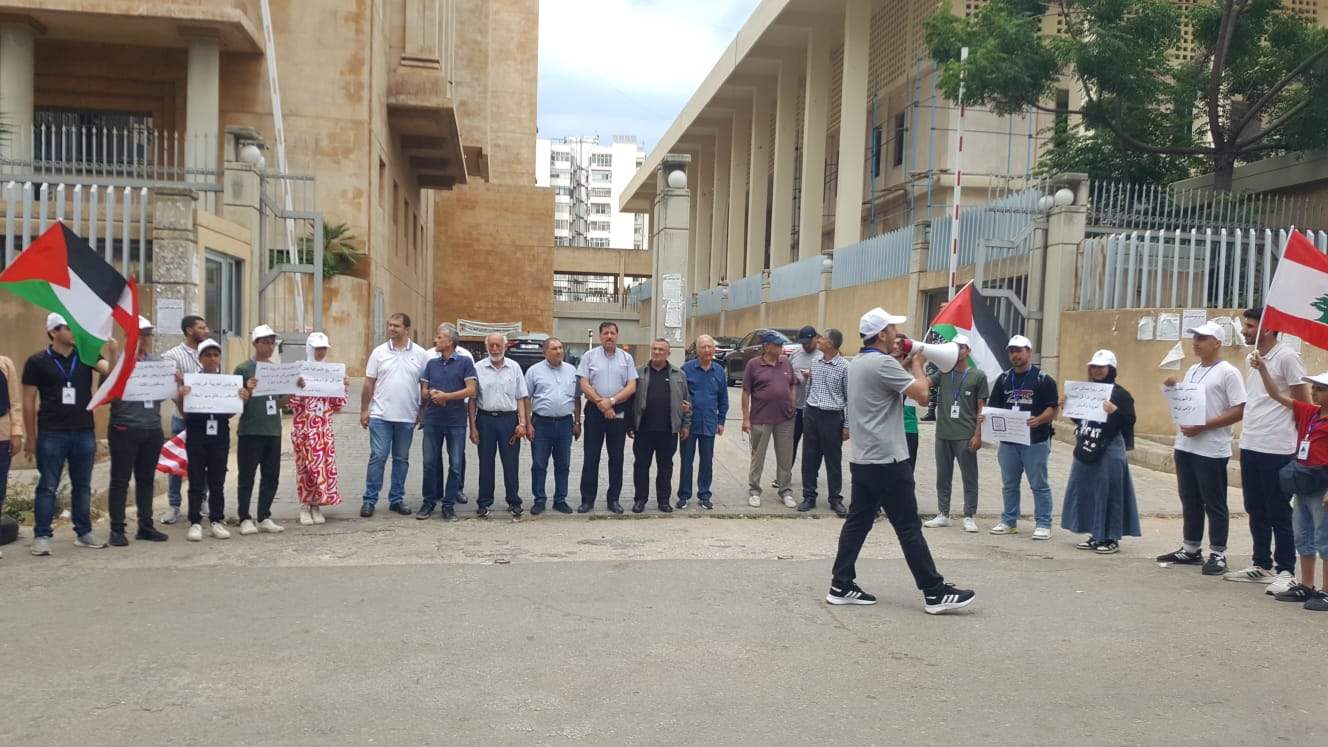 فعاليات طرابلس تطرد وفداَ اميركيا من نقابة المحامين 