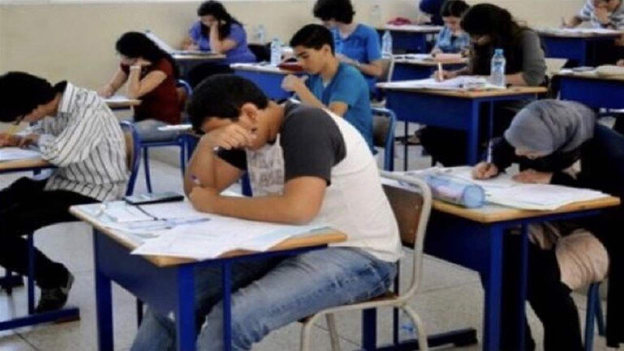 "بعمر 92 عاماً"... بالصورة - معمرة تطمح لنيل شهادة الثانوية العامة في دولة عربية 