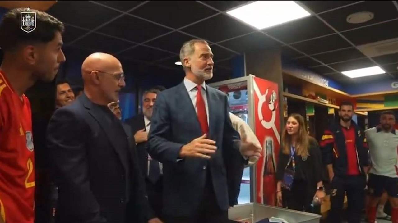 فيديو - لامين يامال يُدهش ملك إسبانيا .. اليكم ردّة فعله