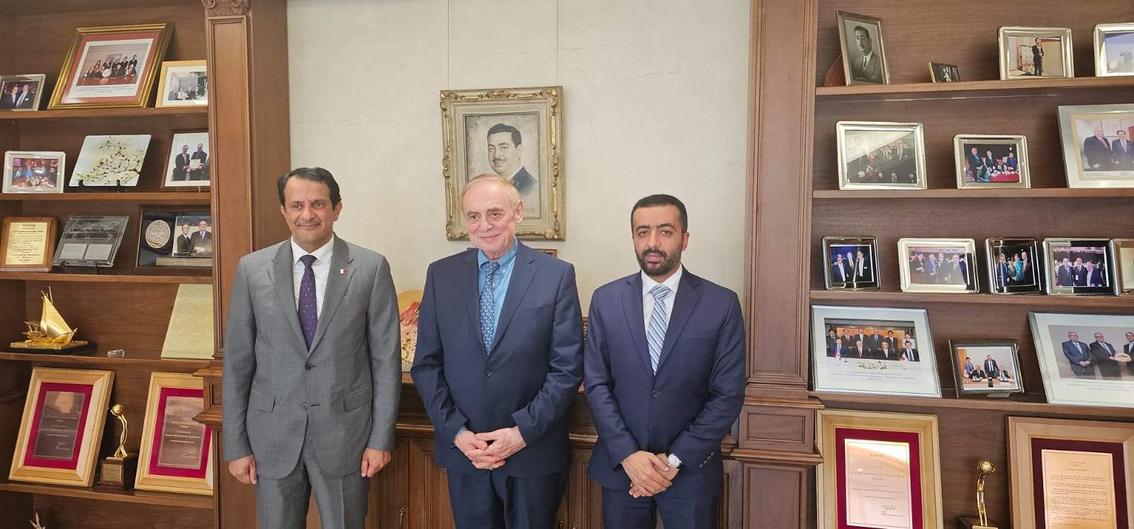 السفير القطري في زيارة الى النائب فريد البستاني