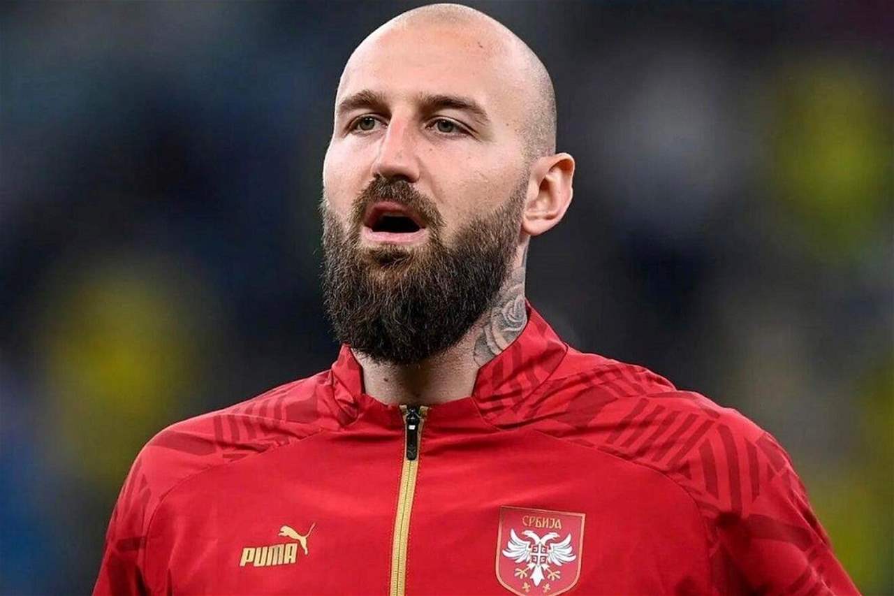 حارس مرمى صربيا تسبب بفضيحة في ميونيخ