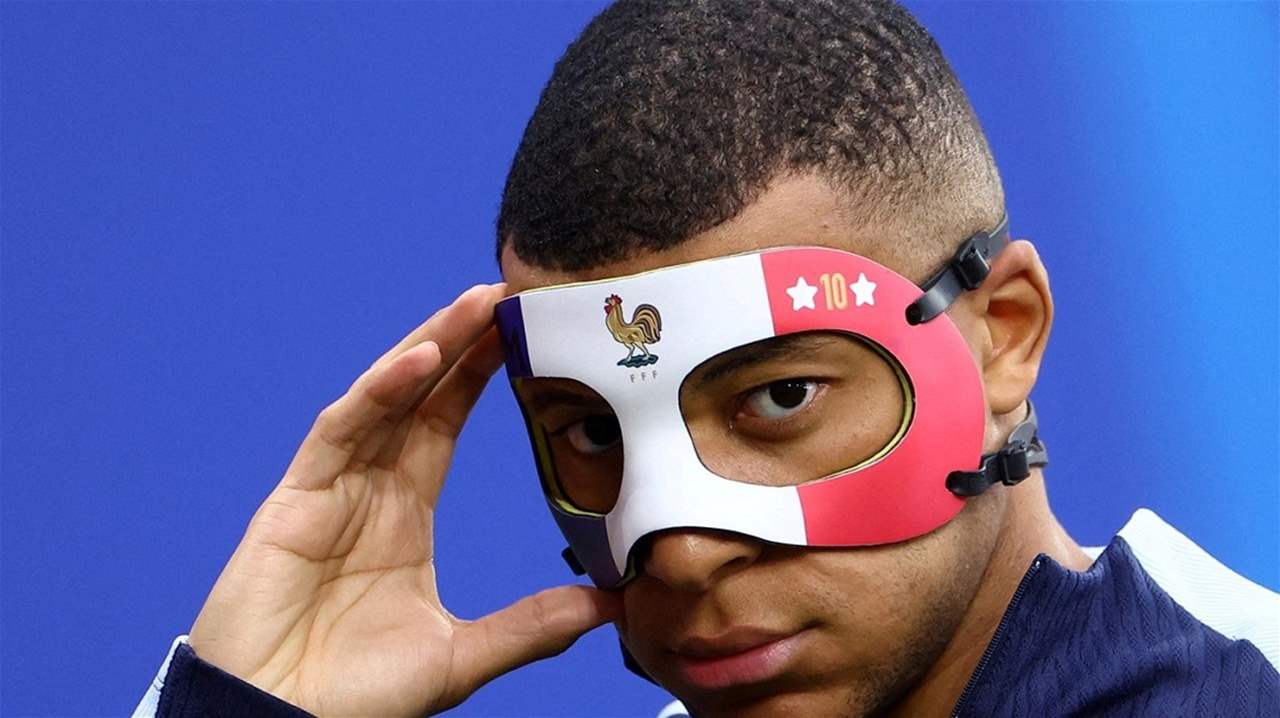 مبابي يتحدث عن القناع المرعب ويتأسف 