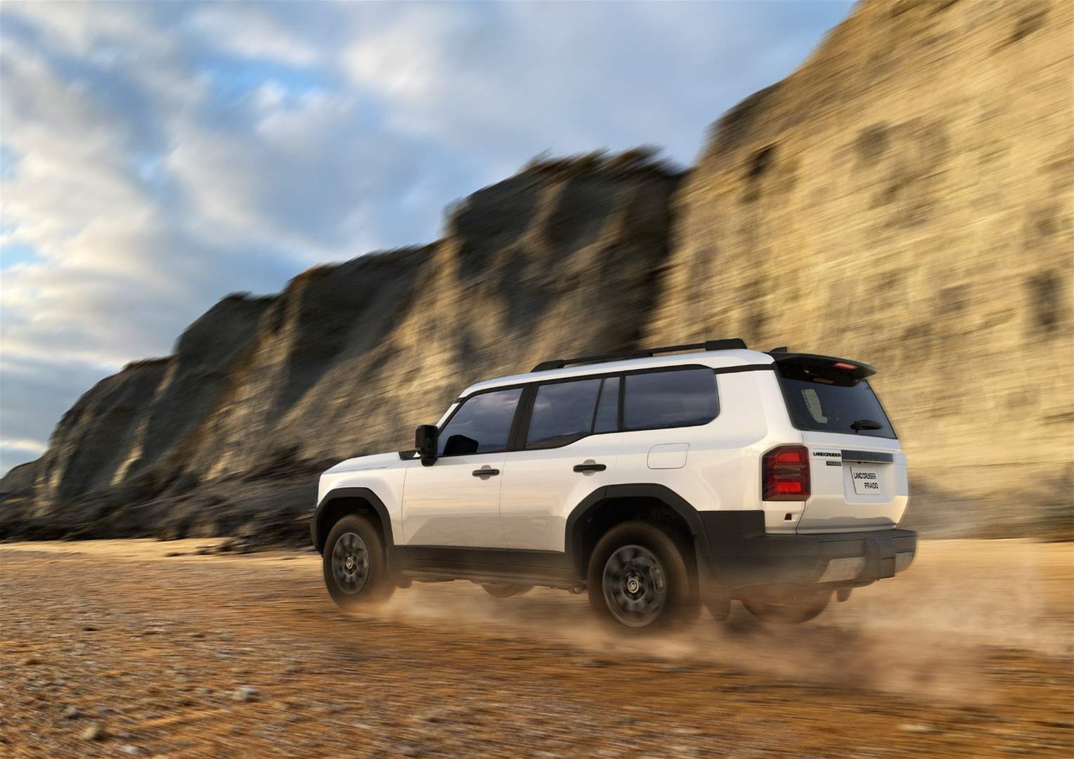 تويوتا ترتقي بمعايير الراحة والأداء في لاند كرورز برادو الجديد