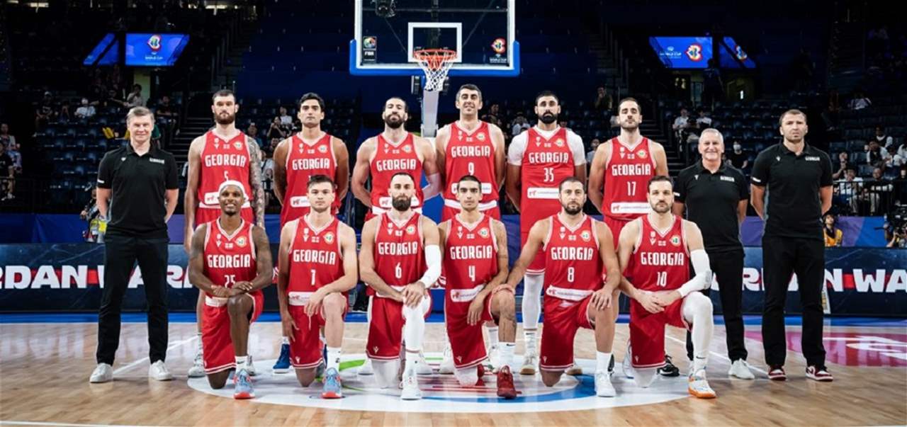 فيديو - أغرب موقف .. فشل في التسجيل في سلّة فريقه