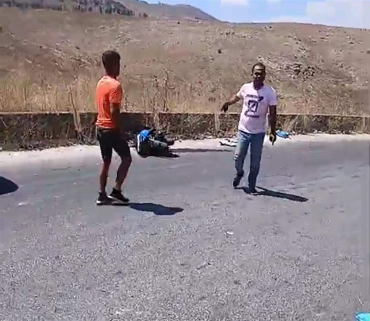 استهداف دراجة نارية على طريق الخردلي 