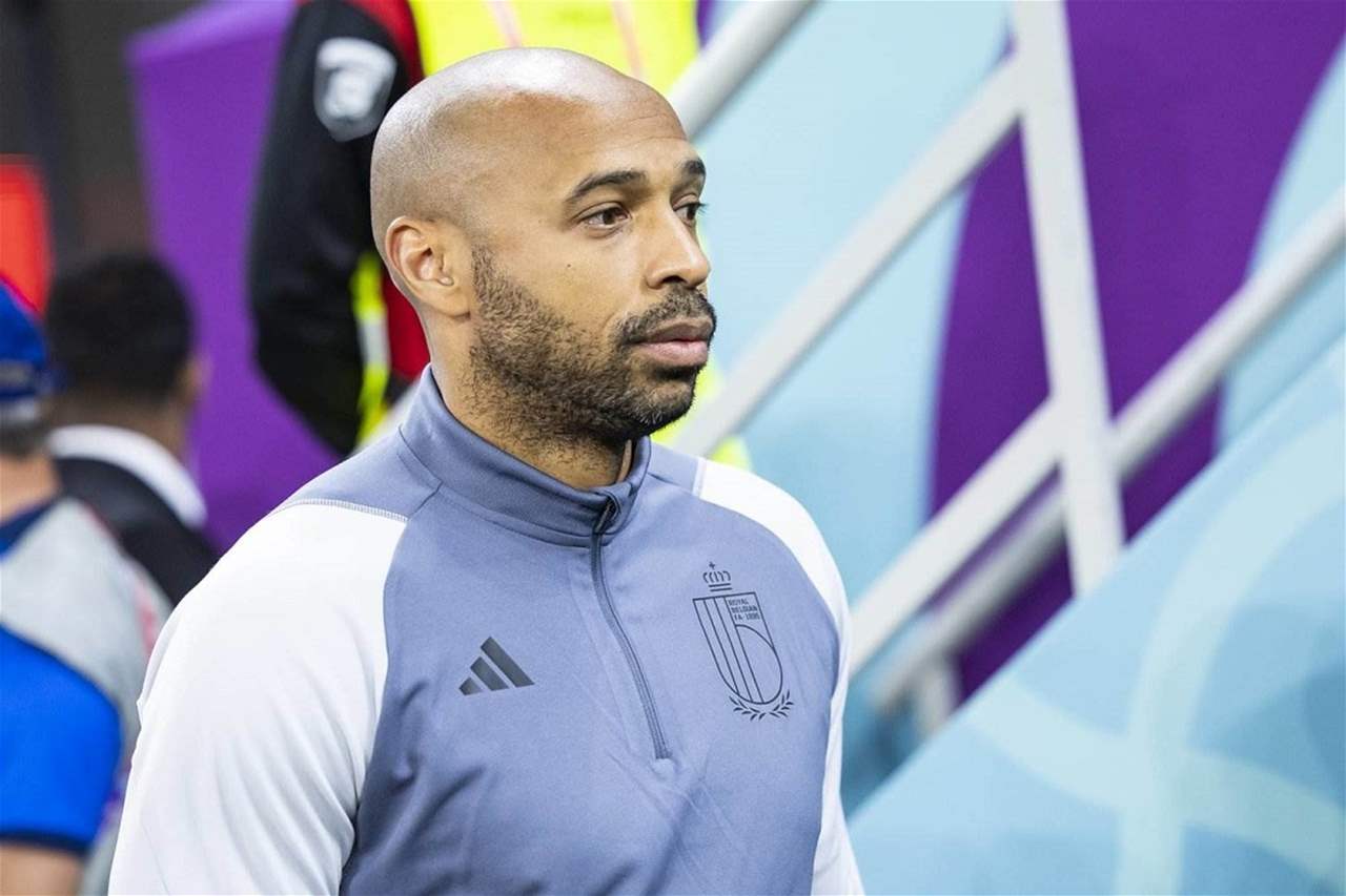 فيديو - هل رسم تييري هنري أولى خطواته نحو قيادة "الديوك"؟