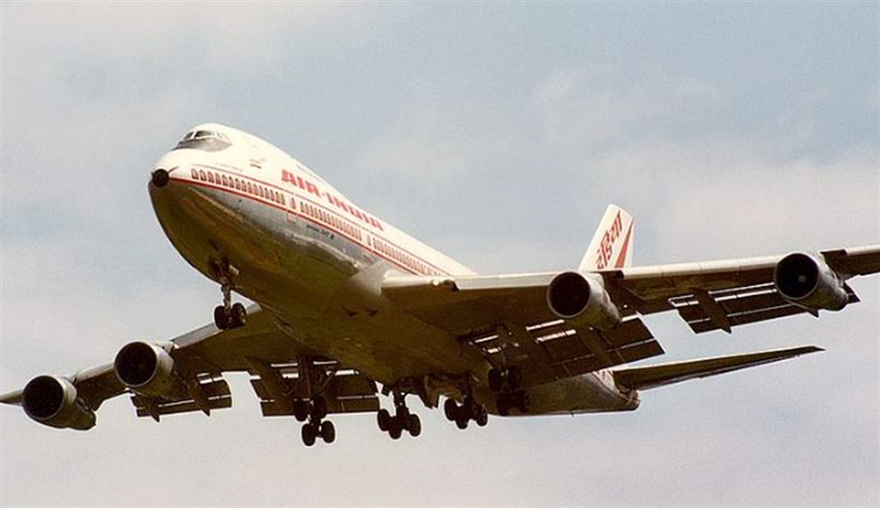 "قنبلة داخل طائرة".. إعلان حالة الطوارئ في إحدى المطارات الدولية  