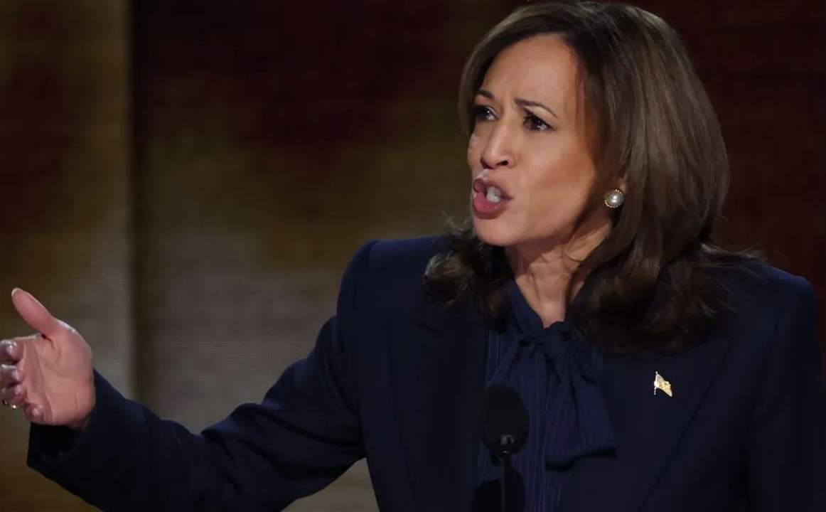 بـ"كلمة واحدة".. ترامب يعلق على مقابلة كاملا هاريس