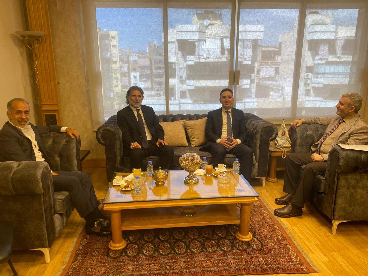 وفد من "الجمهورية القوية" طالب وزير العمل بتشديد الرقابة على العمالة السورية غير الشرعية 