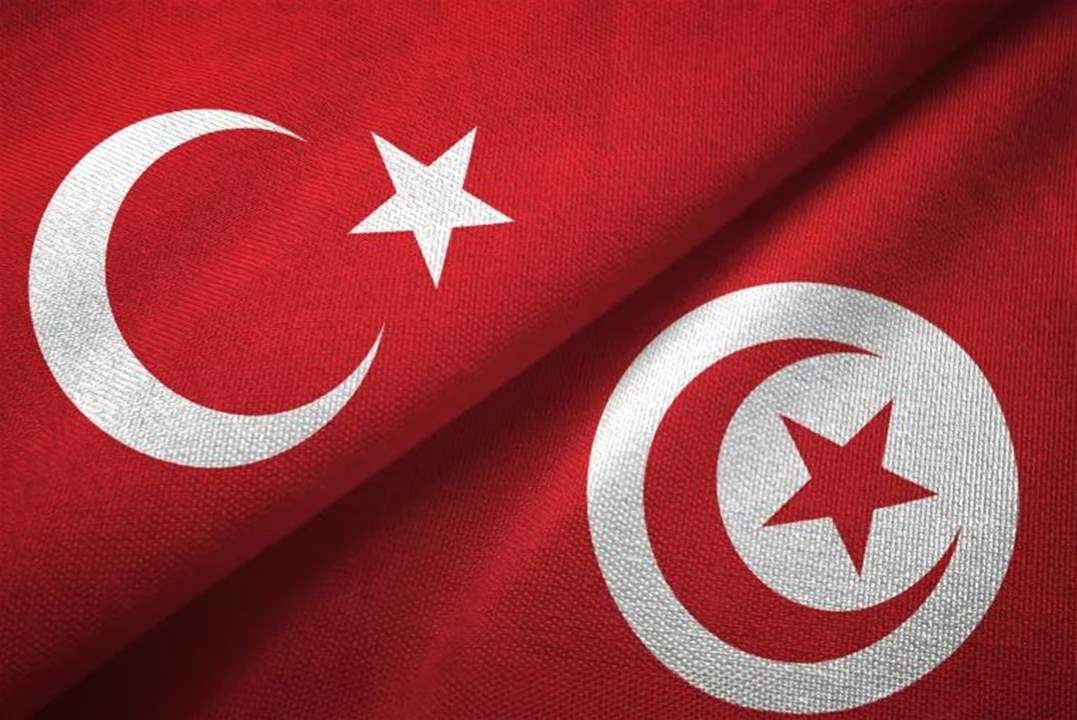 بالفيديو - "العلم التركي".. يثير الغضب في تونس