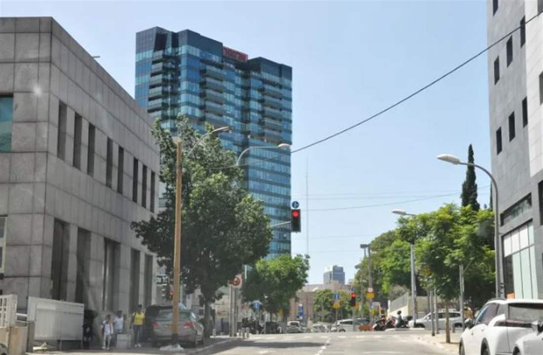  فيديو - لحظة وصول الصاروخ اليمني إلى وسط "إسرائيل"