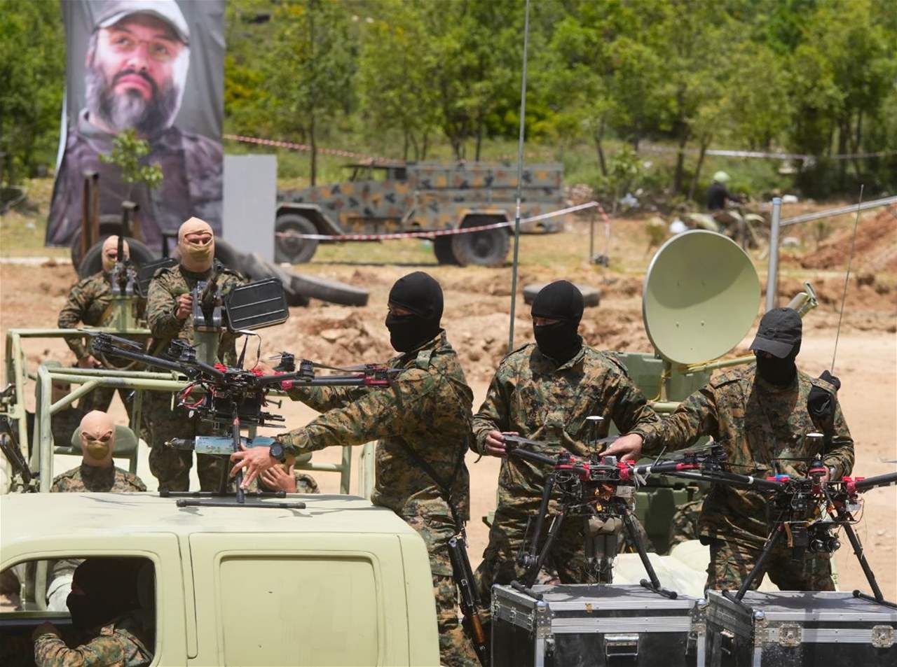 "مناشير عليها باركود خطير".. تحذير عاجل من حزب الله  