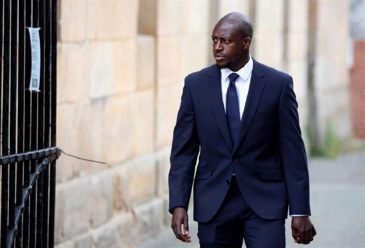 اشتعال معركة الرواتب والحقوق بين مانشستر سيتي وميندي