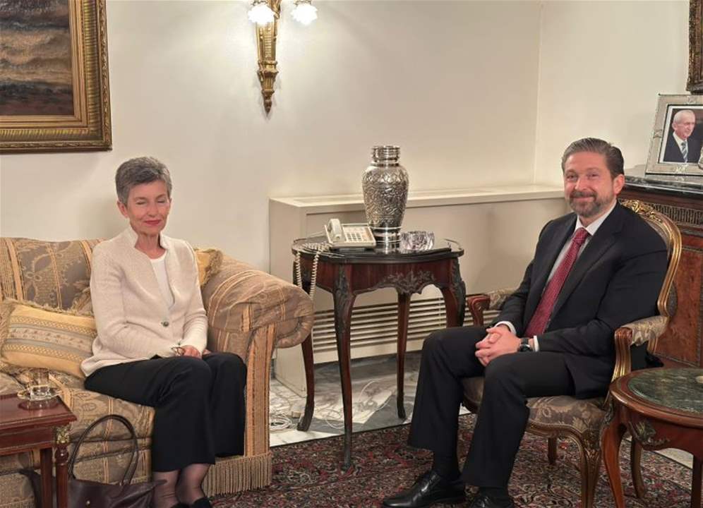 لقاء بين كرامي وسفيرة استراليا في لبنان