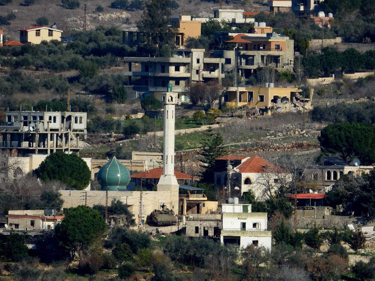 بالصور - آليات العدو الإسرائيلي في "بني حيان" لأول مرة.. وهذا ما فعلته! 