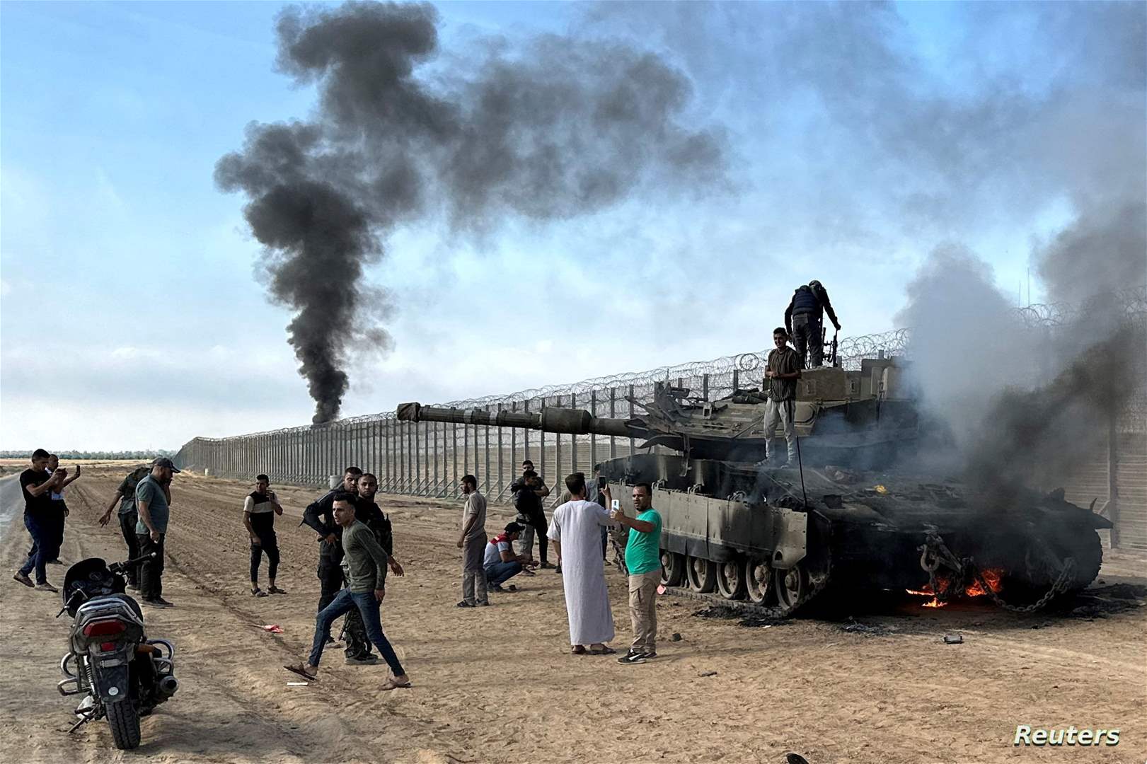 بعد 39 عاماً.. إسرائيل تفرج عن "عميد الأسرى"