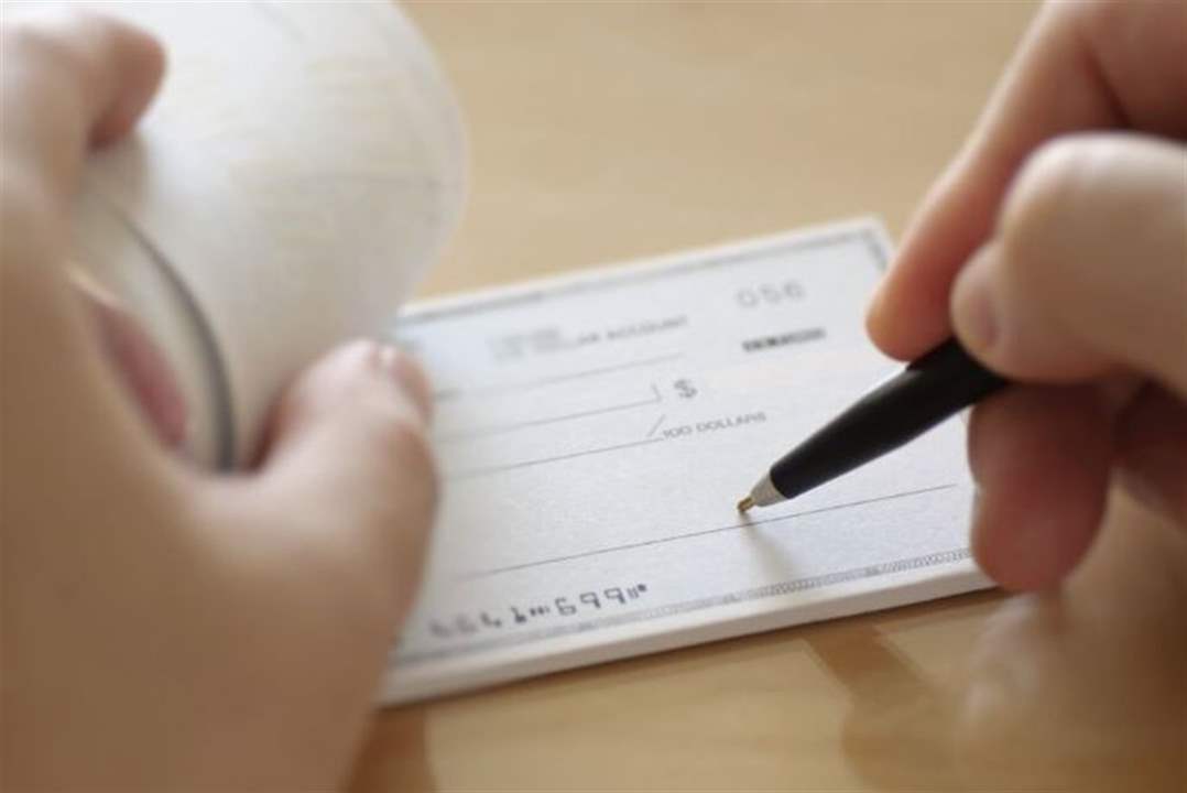 رئيس حزب ينقل أمواله وممتلكاته لعائلته خوفاً من إجراءات قانونية