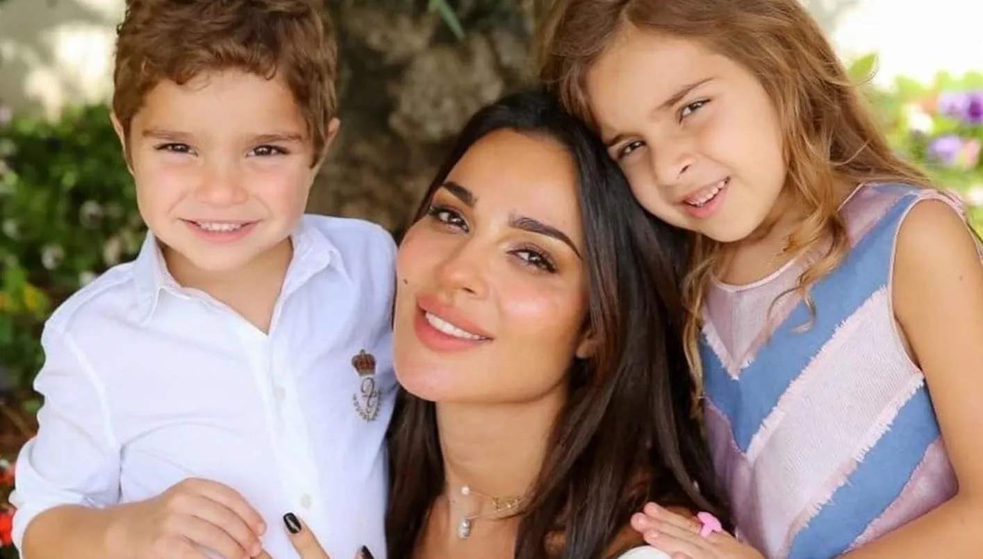 نادين نسيب نجيم تنشر فيديو قديم لطفليها وتعليق طريف منها يتصدر